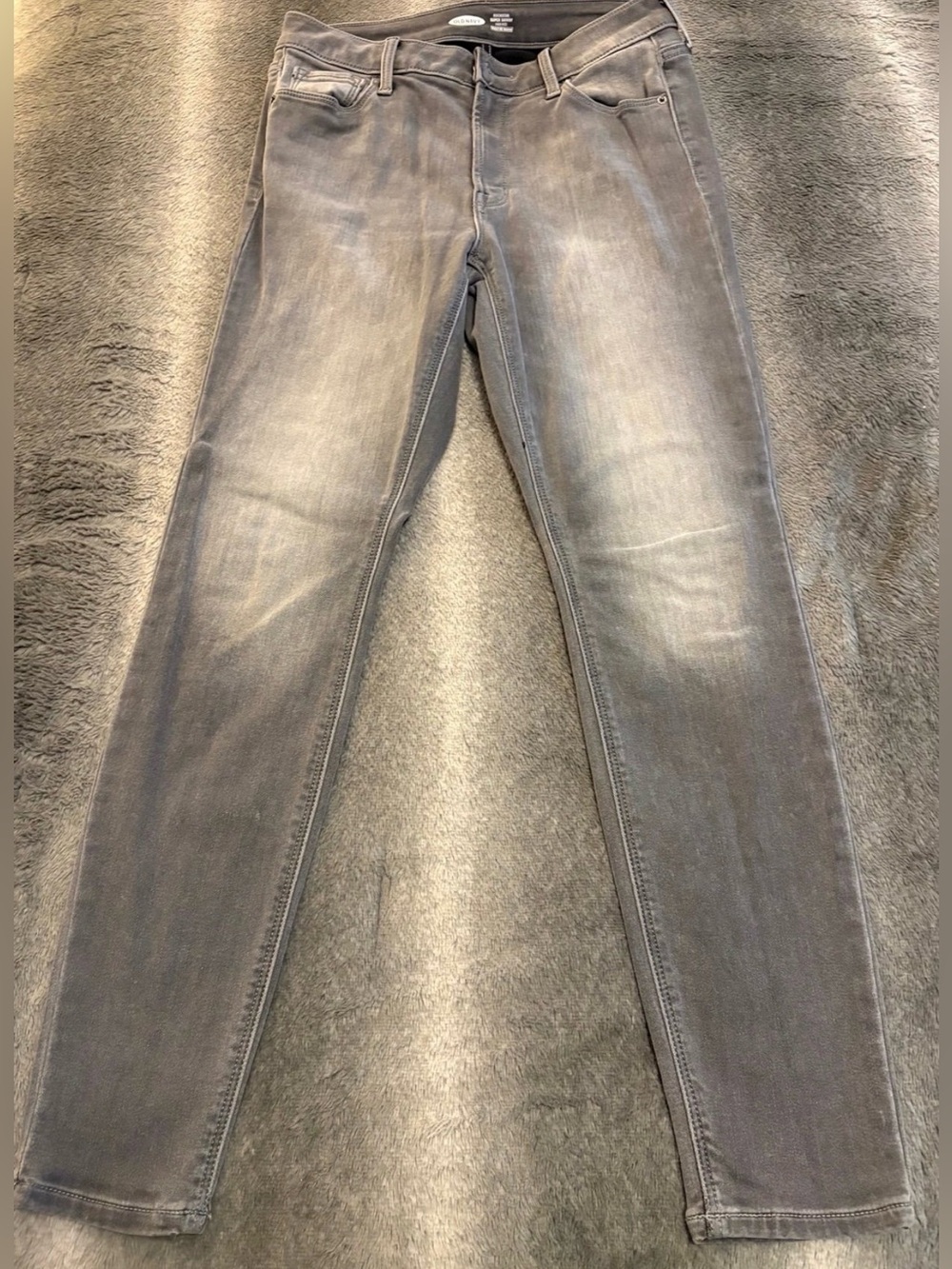 Old Navy Women's Skinny Jeans in Faded Gray